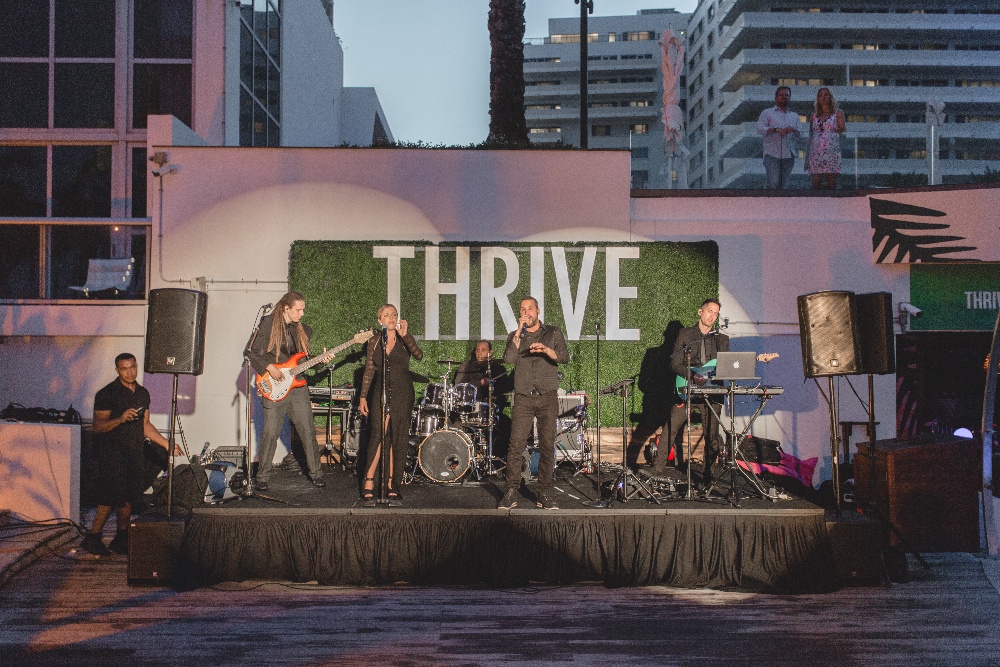 THRIVE PULSE 2018 _ 389-1